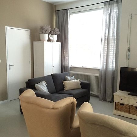 Raadhuis Egmond Егмонд ан ден Хуф Стая снимка