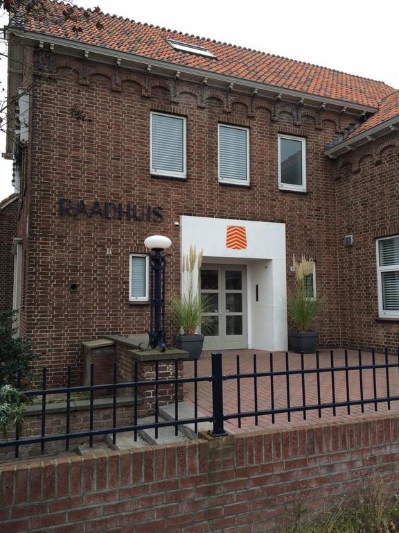 Raadhuis Egmond Егмонд ан ден Хуф Стая снимка